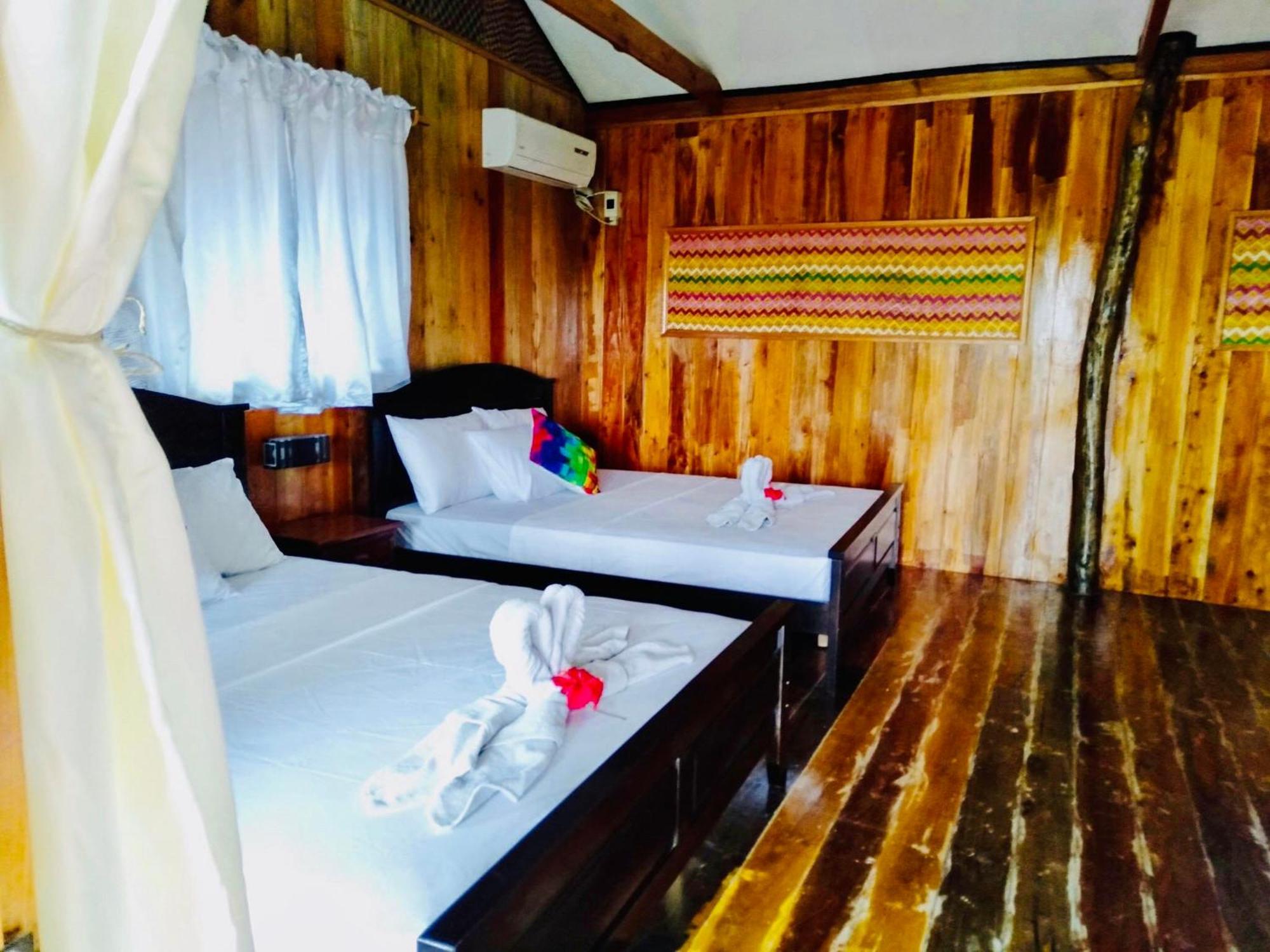 White Beach Front And Cottages Buruanga Номер фото