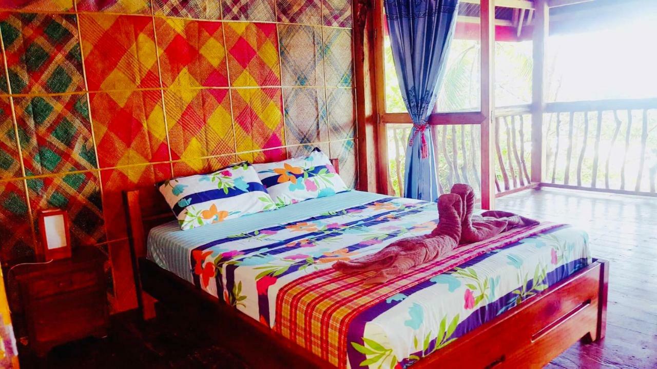 White Beach Front And Cottages Buruanga Екстер'єр фото