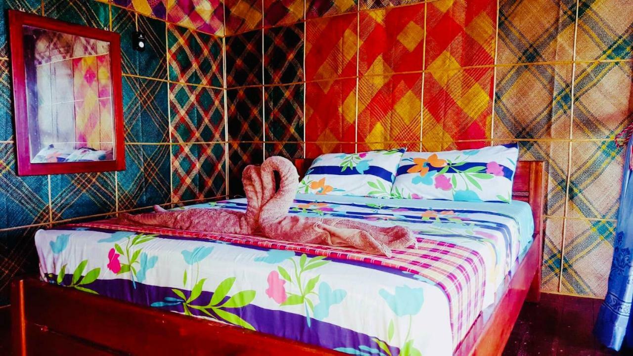 White Beach Front And Cottages Buruanga Екстер'єр фото